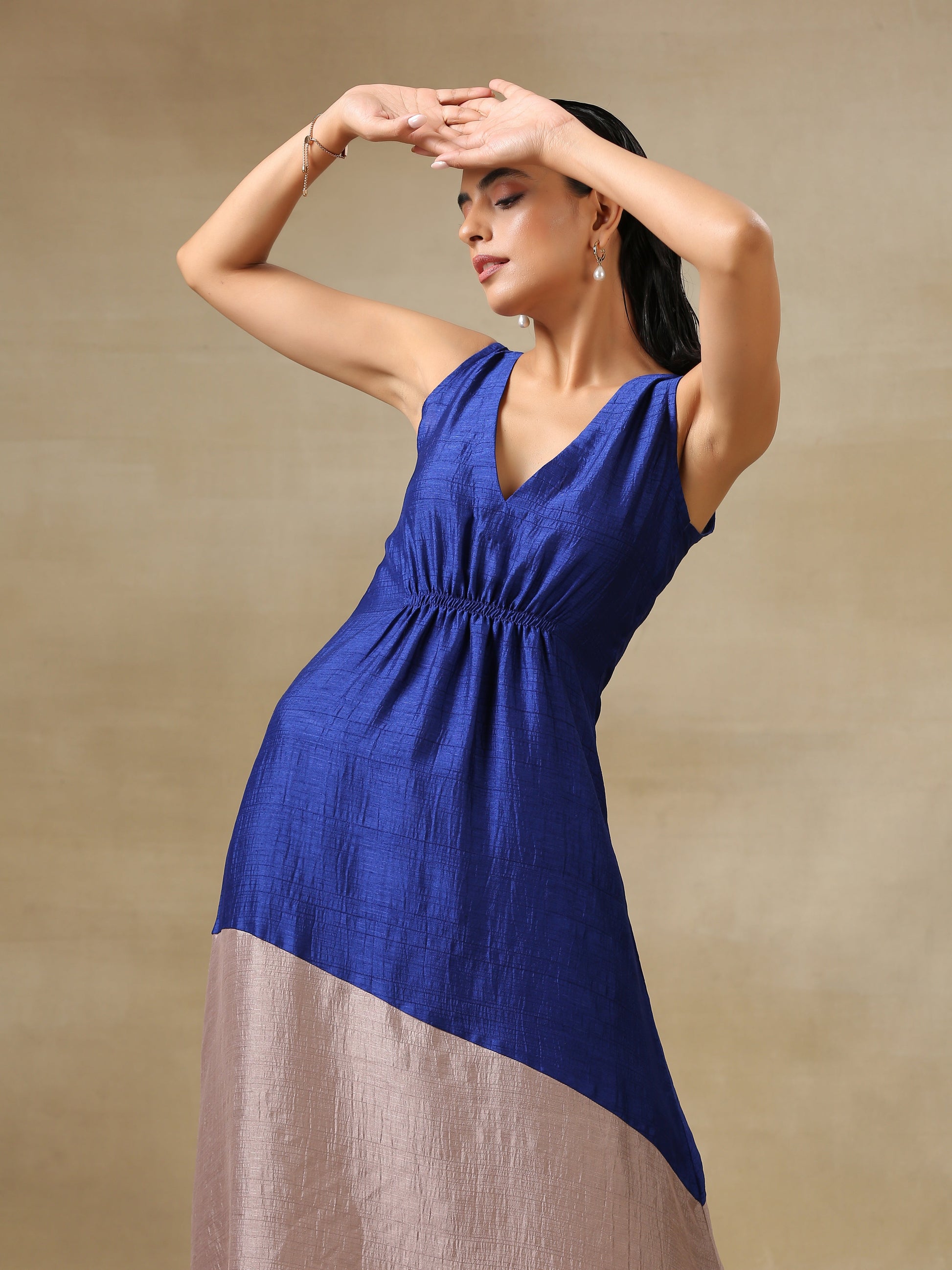 Blue and Grey Textured Silk Sleeveless Round Hemline Kurta Pant Set | Relove