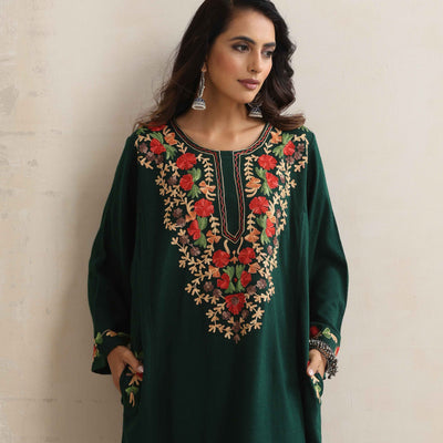 trueBrowns Green Kashmiri Floral Embroidered Woollen Phiran Kurta