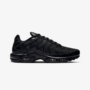 NIKE | AIR MAX PLUS { BLACK/BLACK-BLACK