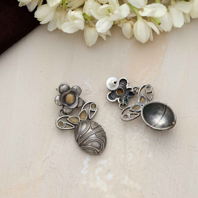 trueBrowns Silver Tone Oval Drop Earrings