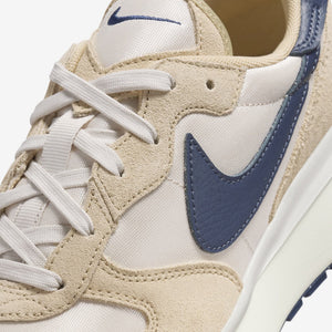 Nike | PHOENIX WAFFLE  { LT OREWOOD BRN/MIDNIGHT NAVY-TEAM GOLD