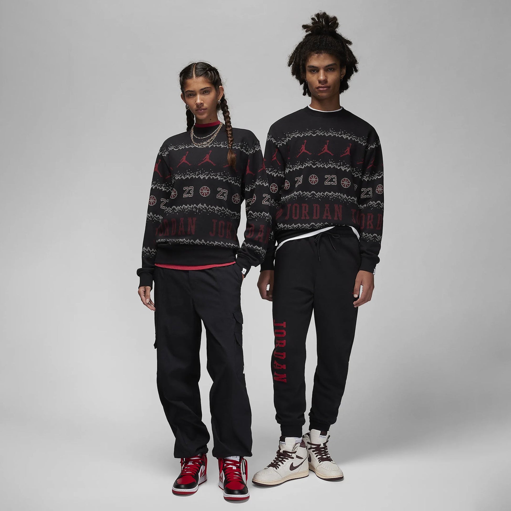 Jordan | ESSENTIALS HOLIDAY FLEECE CREW  { BLACK
