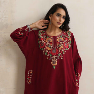 trueBrowns Maroon Kashmiri Floral Embroidered Woollen Phiran Kurta