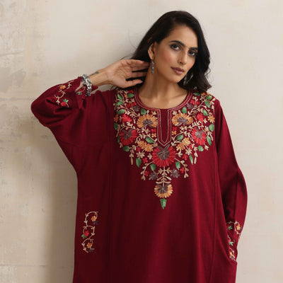 trueBrowns Maroon Kashmiri Floral Embroidered Woollen Phiran Kurta