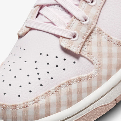Nike | DUNK LOW  { PEARL PINK/SUMMIT WHITE-PINK OXFORD