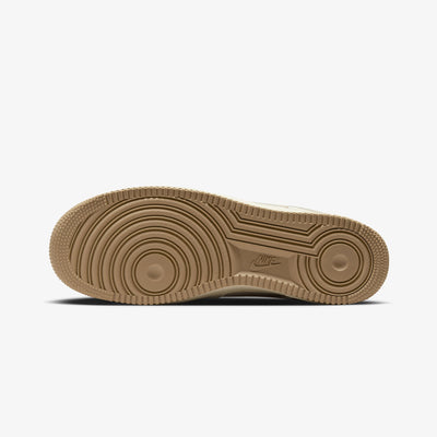 NIKE | AIR FORCE 1'07 LV8 { SUMMIT WHITE/SUMMIT WHITE-KHAKI