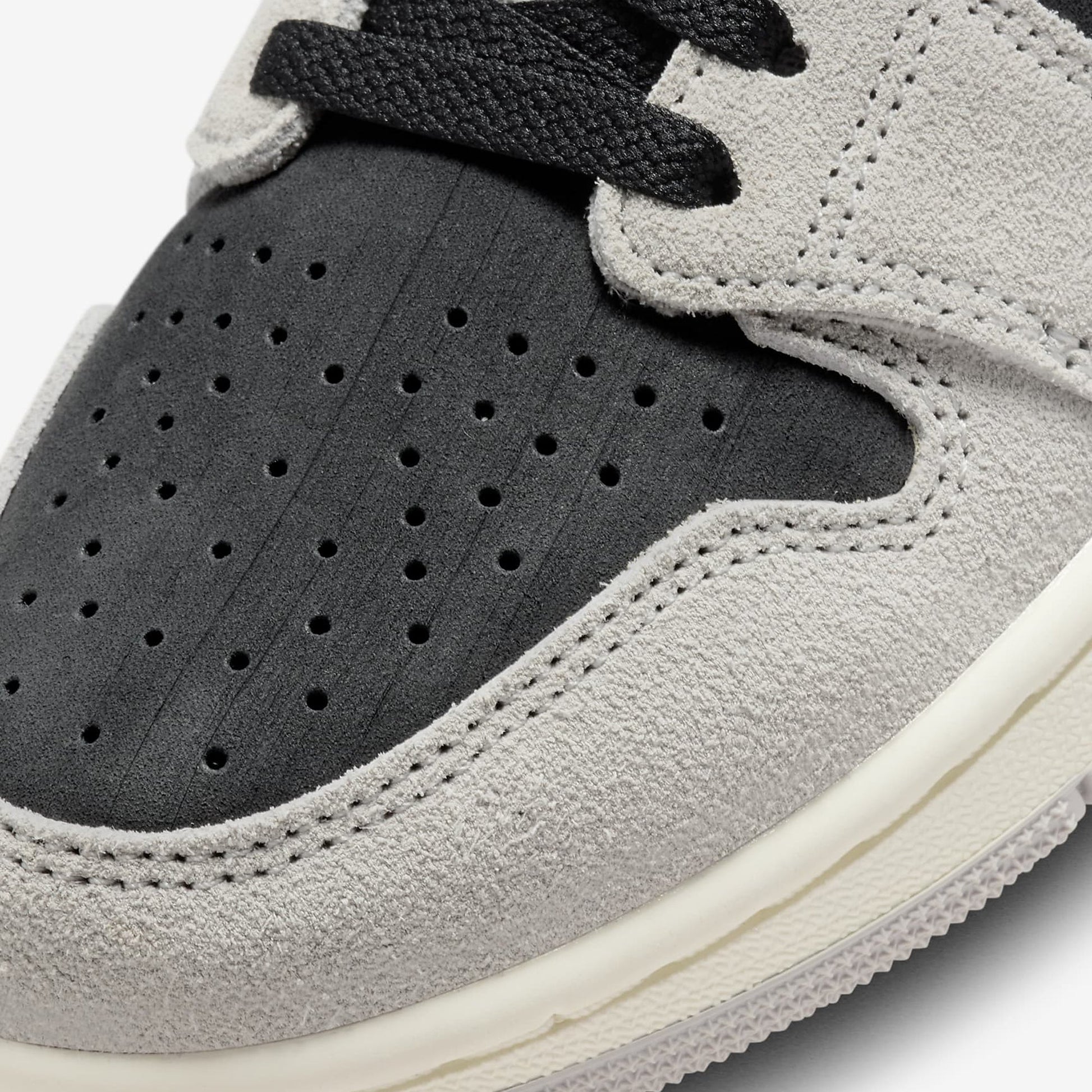Jordan | AIR JORDAN 1 ZOOM CMFT 2  { LT IRON ORE/NEUTRAL GREY-BLACK
