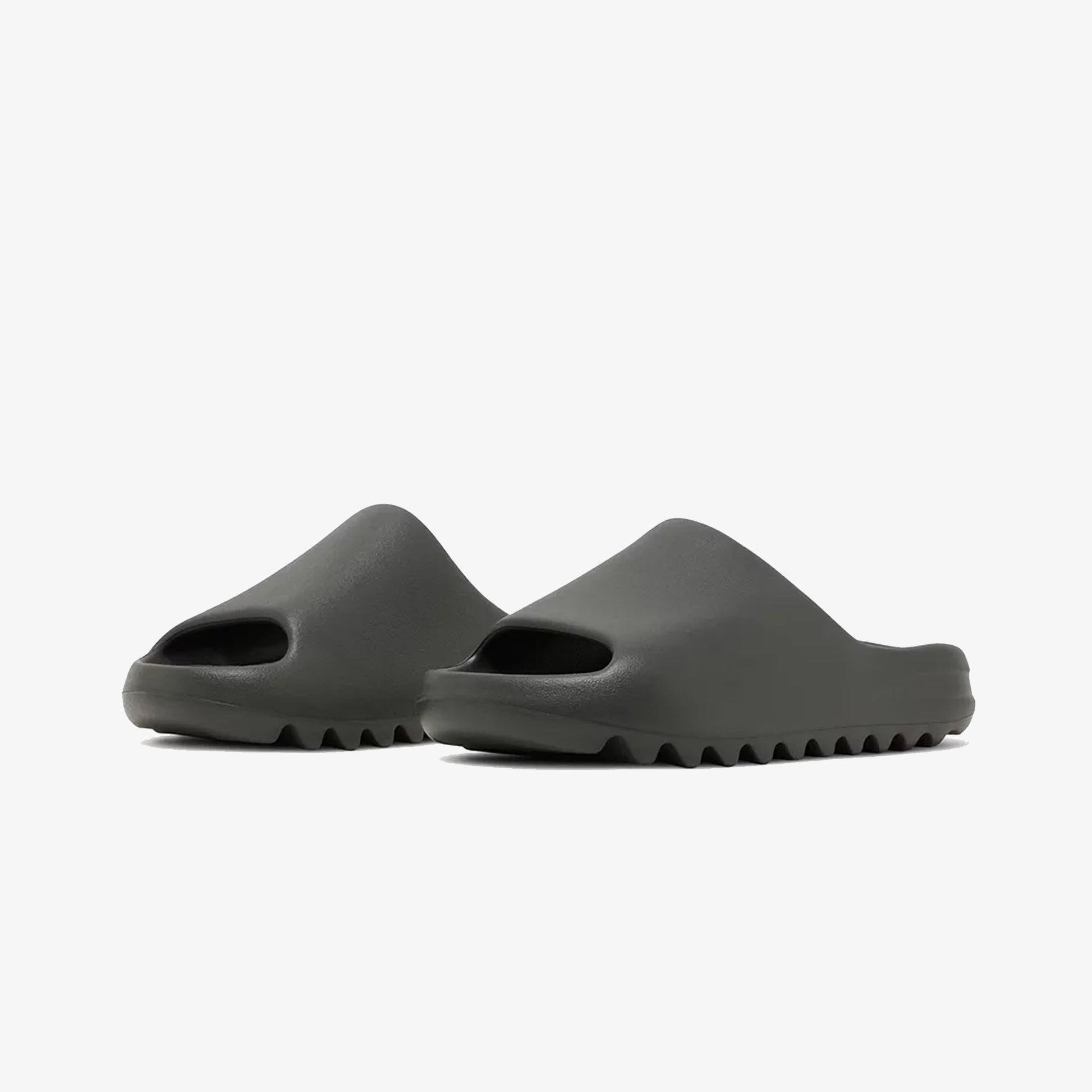ADIDAS ORIGINALS | YEEZY SLIDE { DARK ONYX