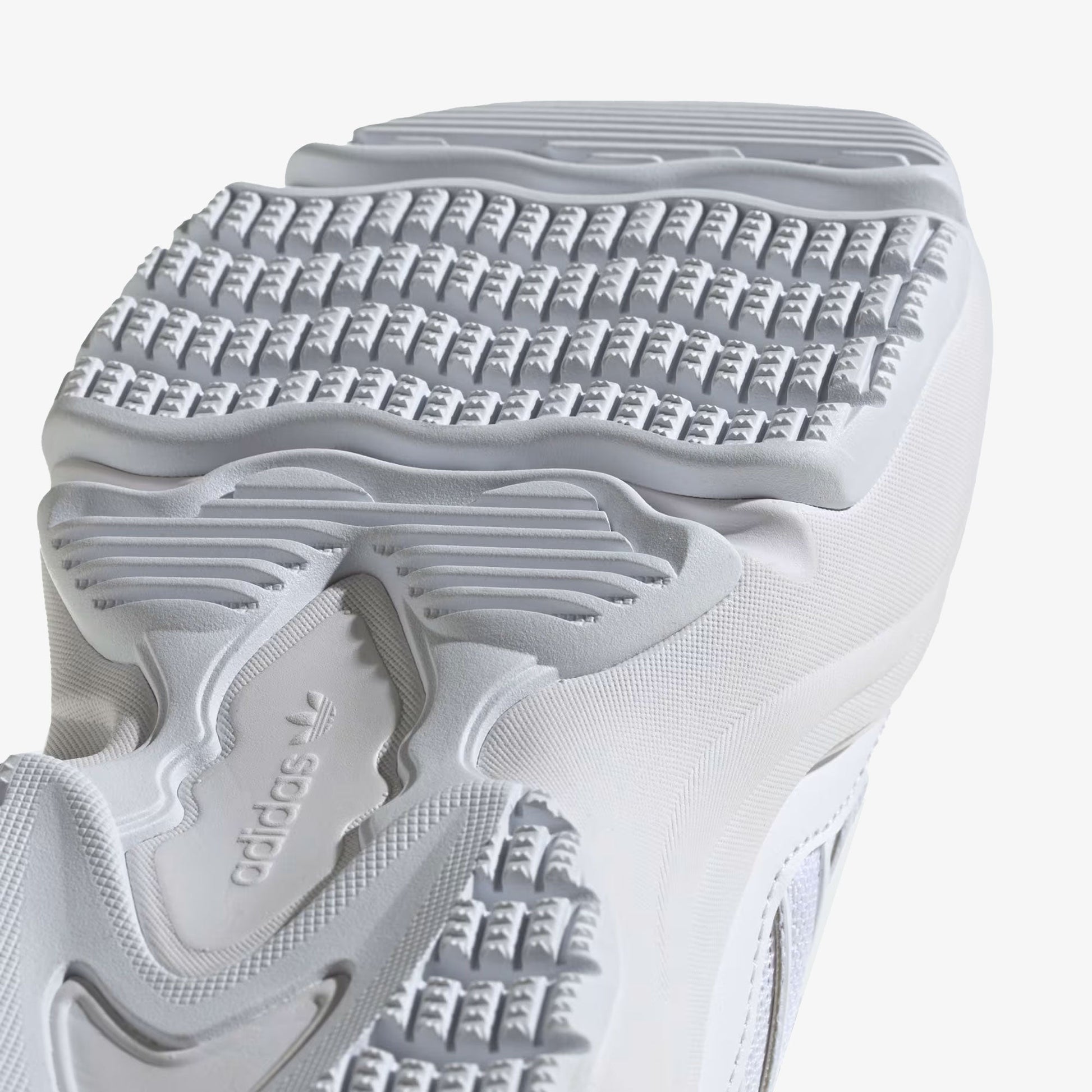 ADIDAS ORIGINALS | OZGAIA { CLOUD WHITE/GREY ONE