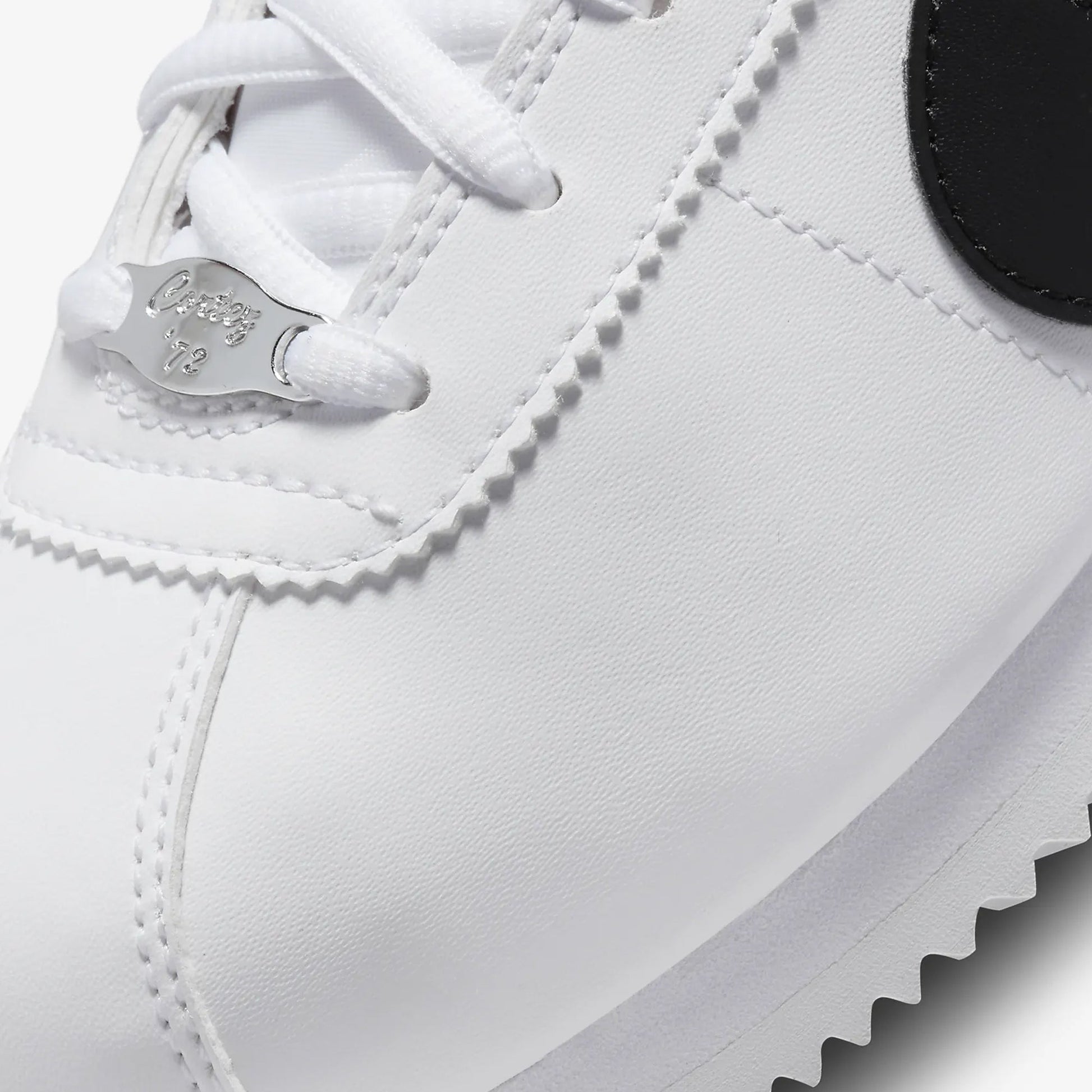 Nike | CORTEZ BASIC SL  { WHITE/BLACK