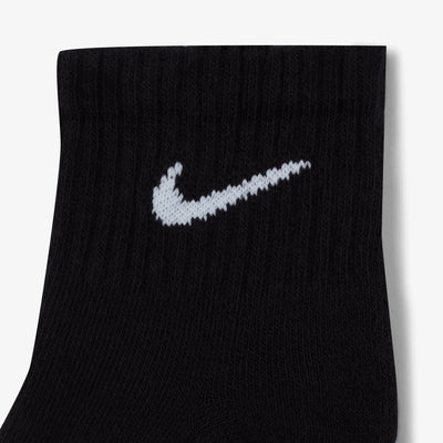 NIKE | EVERYDAY CUSHIONED TRAINING ANKLE SOCKS { BLACK/WHITE