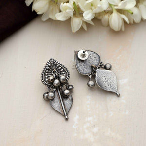 trueBrowns Silver Tone Leaf Stud Earrings