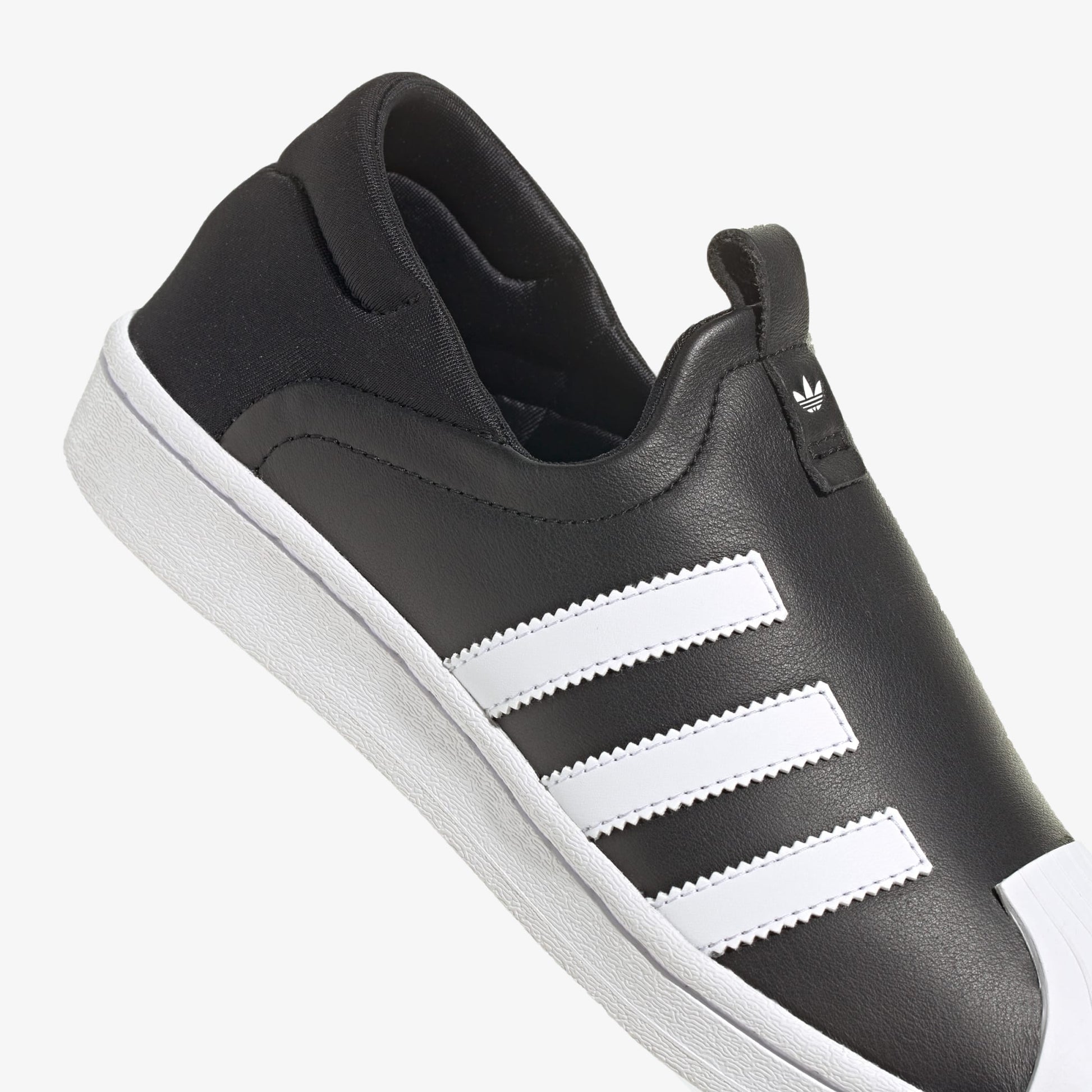 Adidas Originals | SUPERSTAR SLIP-ON  { CORE BLACK/CLOUD WHITE