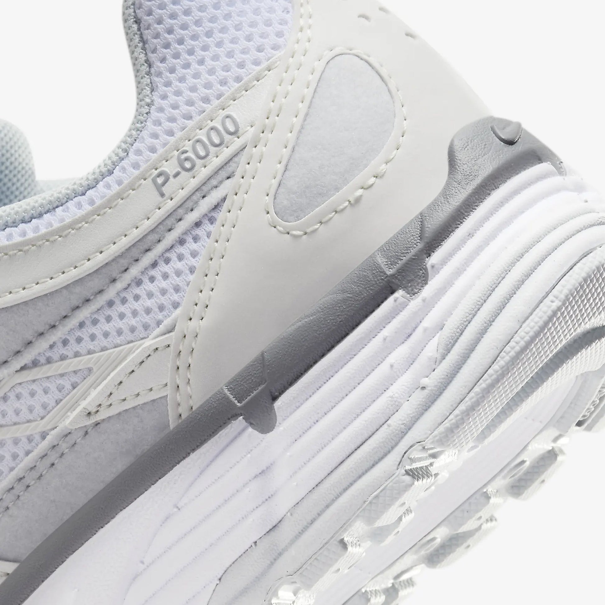 Nike | P-6000  { MTLC SUMMIT WHT/WHITE-PURE PLATINUM