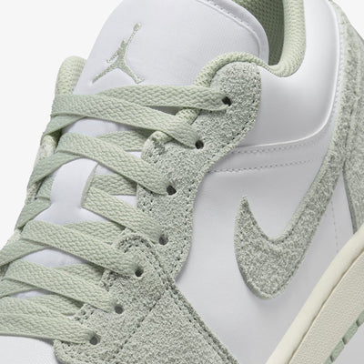 Jordan | AIR JORDAN 1 LOW SE  { WHITE/SEAFOAM-SAIL