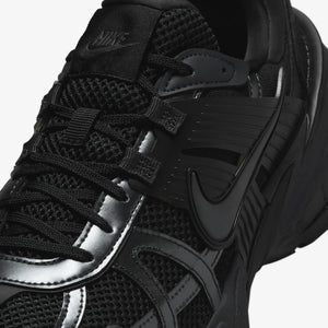 Nike | V2K RUN  { BLACK/DK SMOKE GREY-ANTHRACITE
