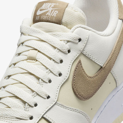 Nike | AIR FORCE 1 '07 LV8 { SAIL/KHAKI-COCONUT MILK-WHITE