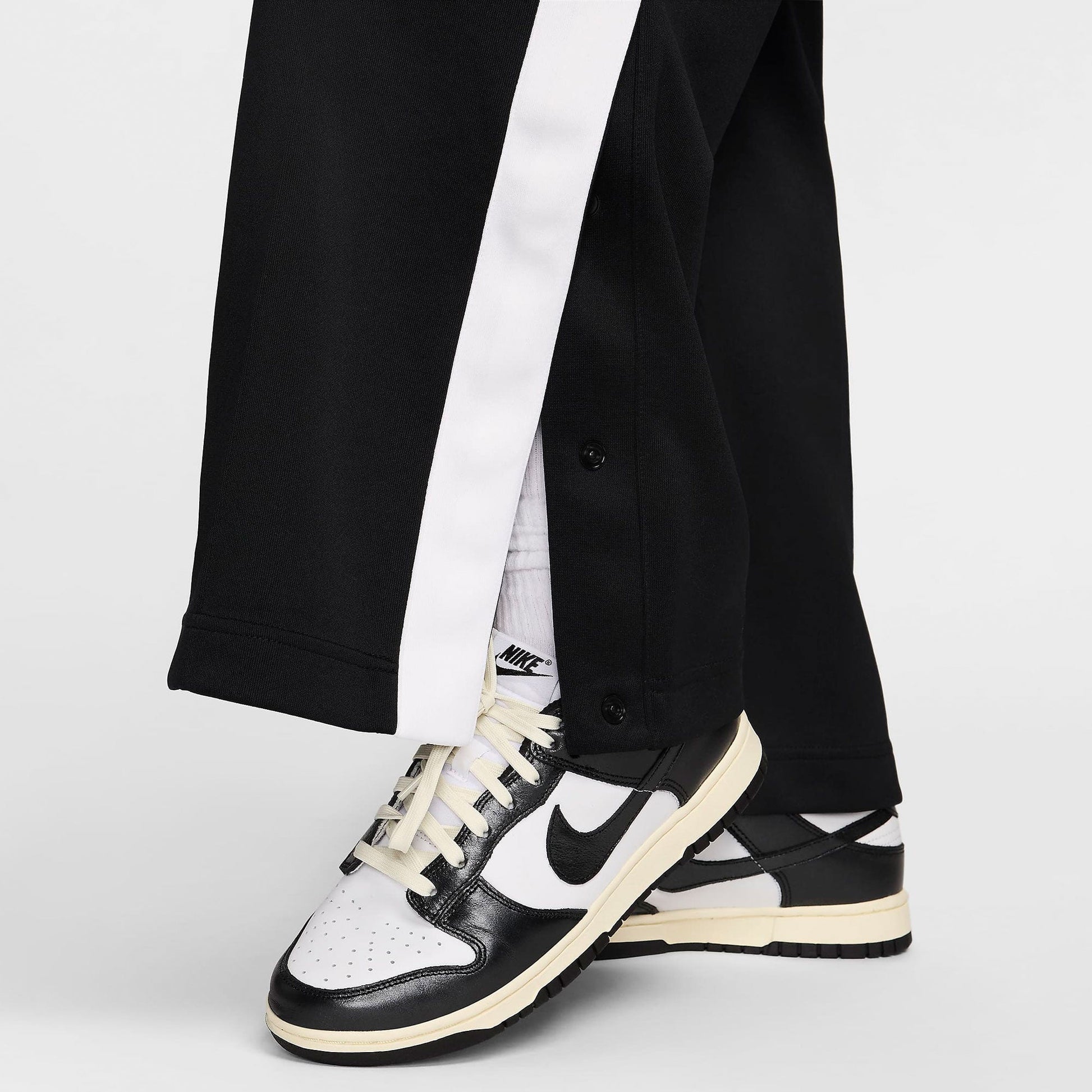 Nike | SPORTSWEAR KNIT PANTS  { BLACK/WHITE/WHITE