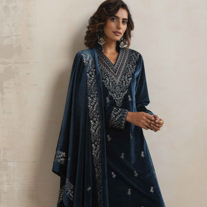 trueBrowns Blue Velvet Embroidered Kurta Pant Dupatta Set