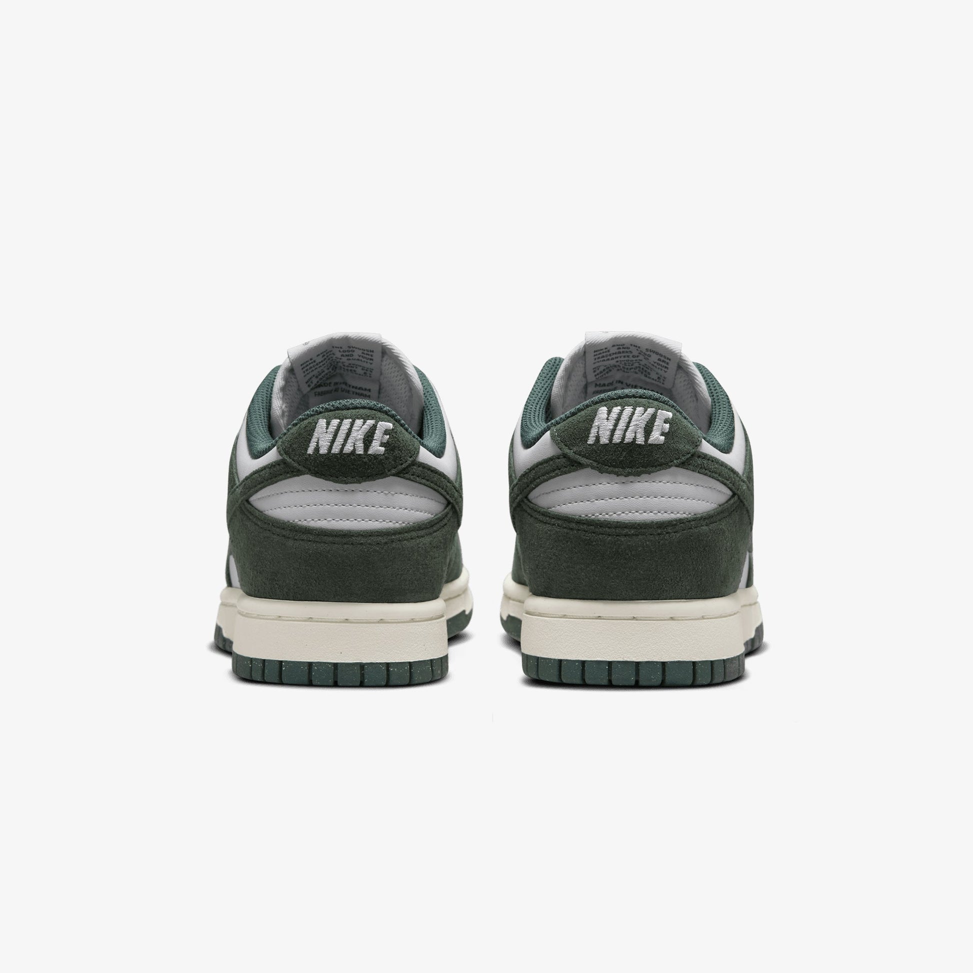 NIKE | DUNK LOW { PHOTON DUST/VINTAGE GREEN-SAIL-WHITE