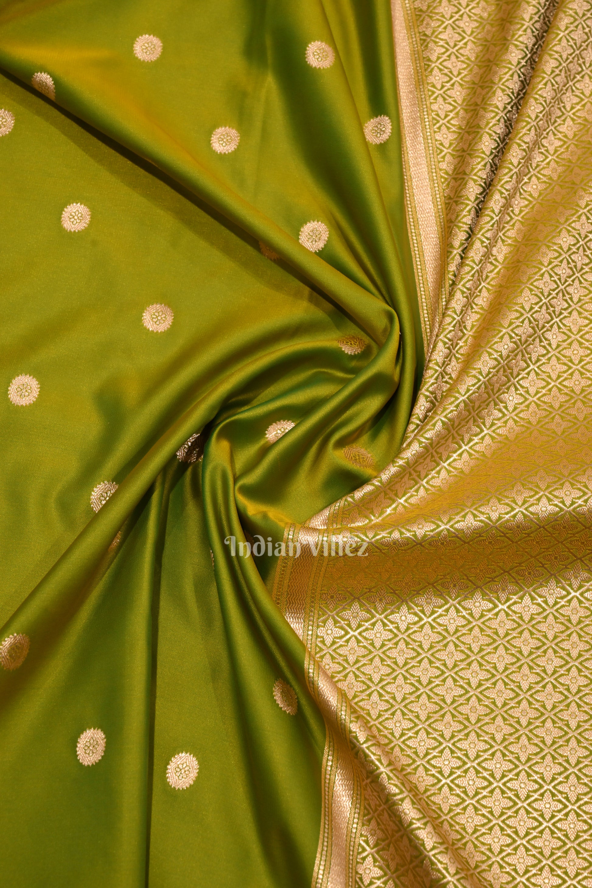Mehendi Green Dual Tone Floral Motif Mashru Satin Silk Banarasi Saree