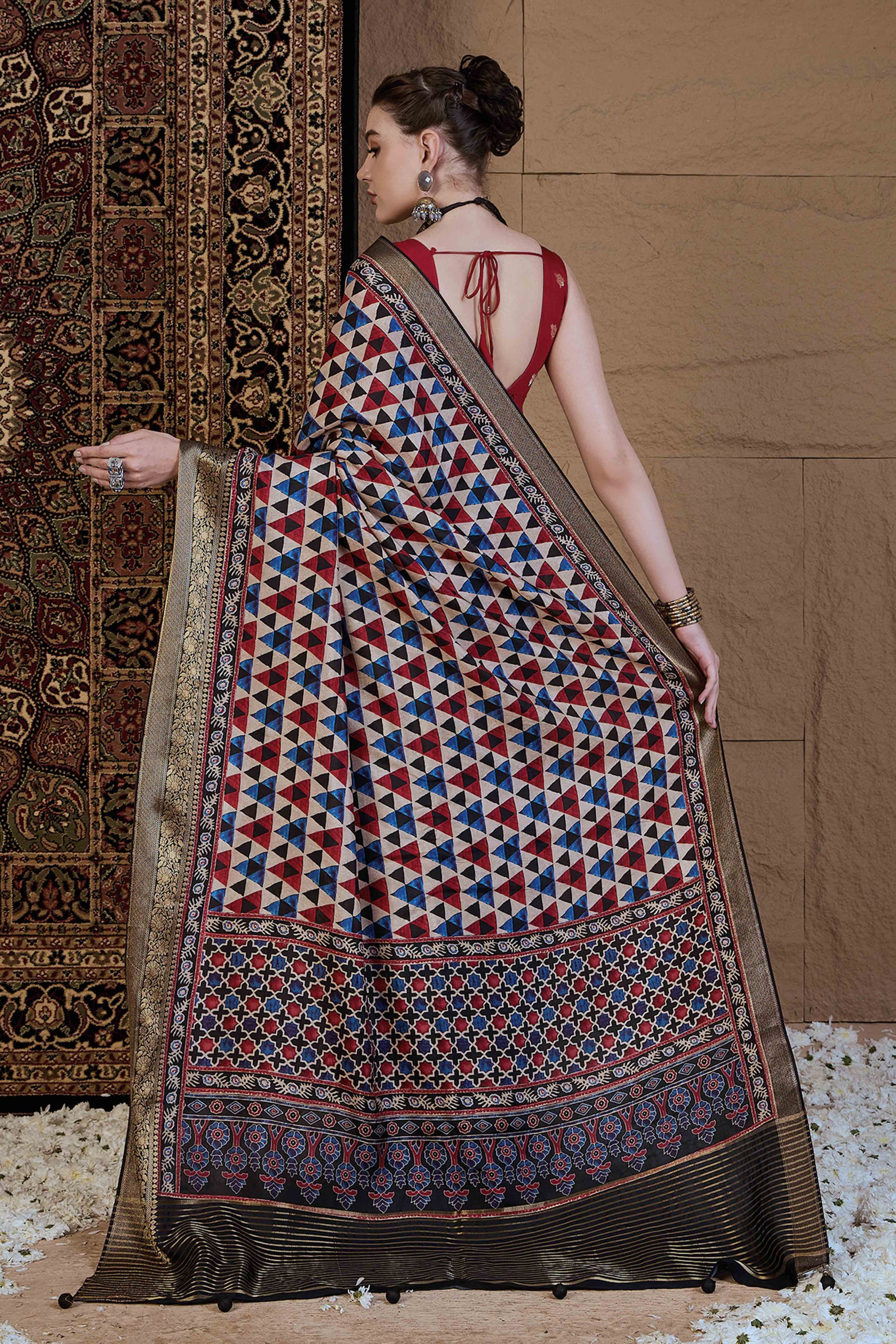 Multicolor Geometric Printed Viscose Saree