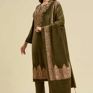 green-embroidered-velvet-straight-salwar-suit-1