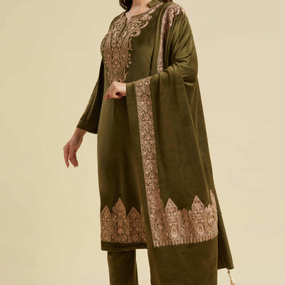 green-embroidered-velvet-straight-salwar-suit-1