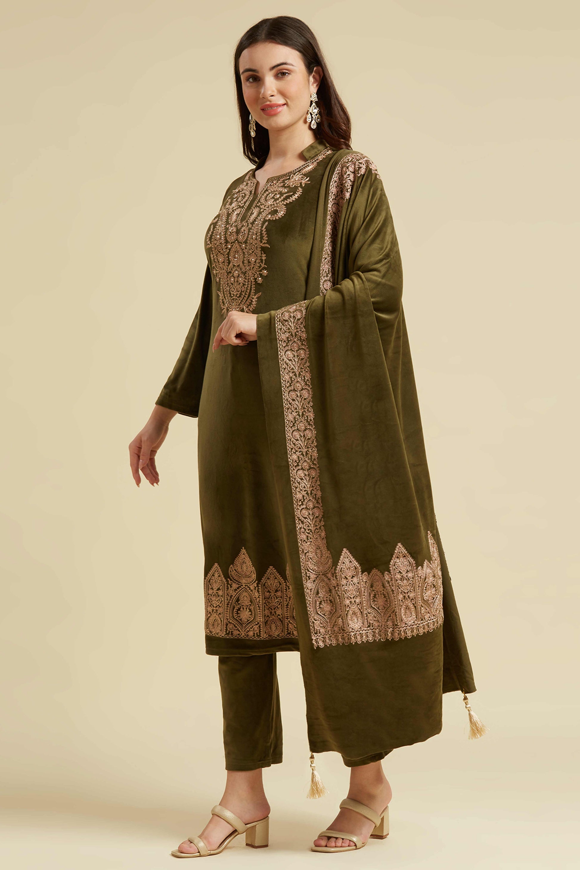 green-embroidered-velvet-straight-salwar-suit-1