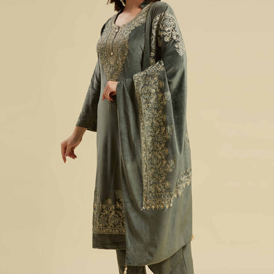 green-embroidered-velvet-straight-salwar-suit