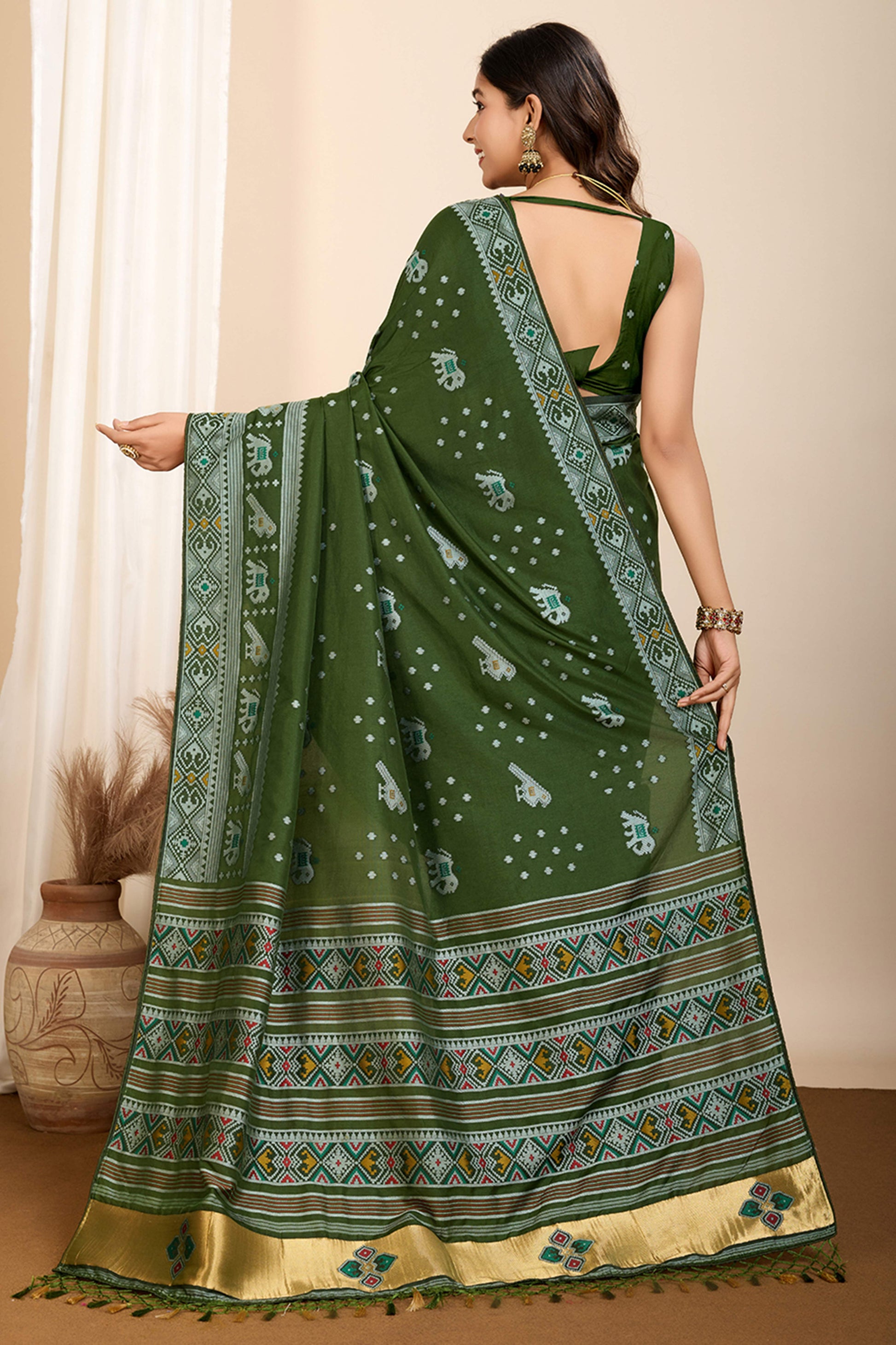 green-minakari-weaving-pure-silk-saree