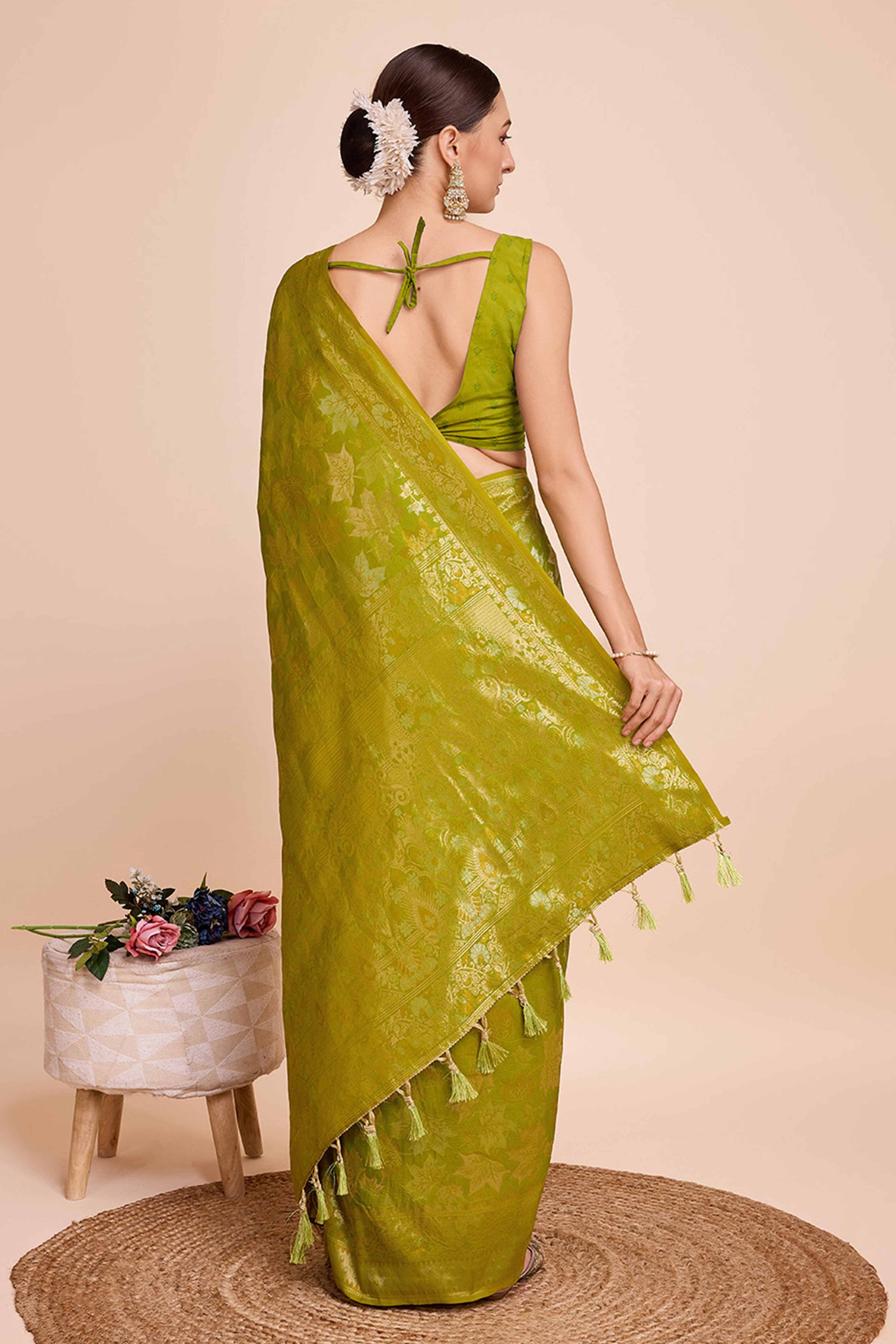 green-zari-weaving-pure-silk-saree-26