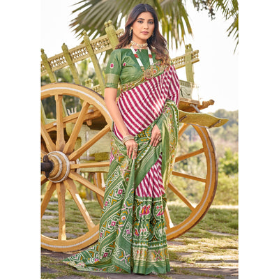 green-patola-printed-dola-silk-saree-4