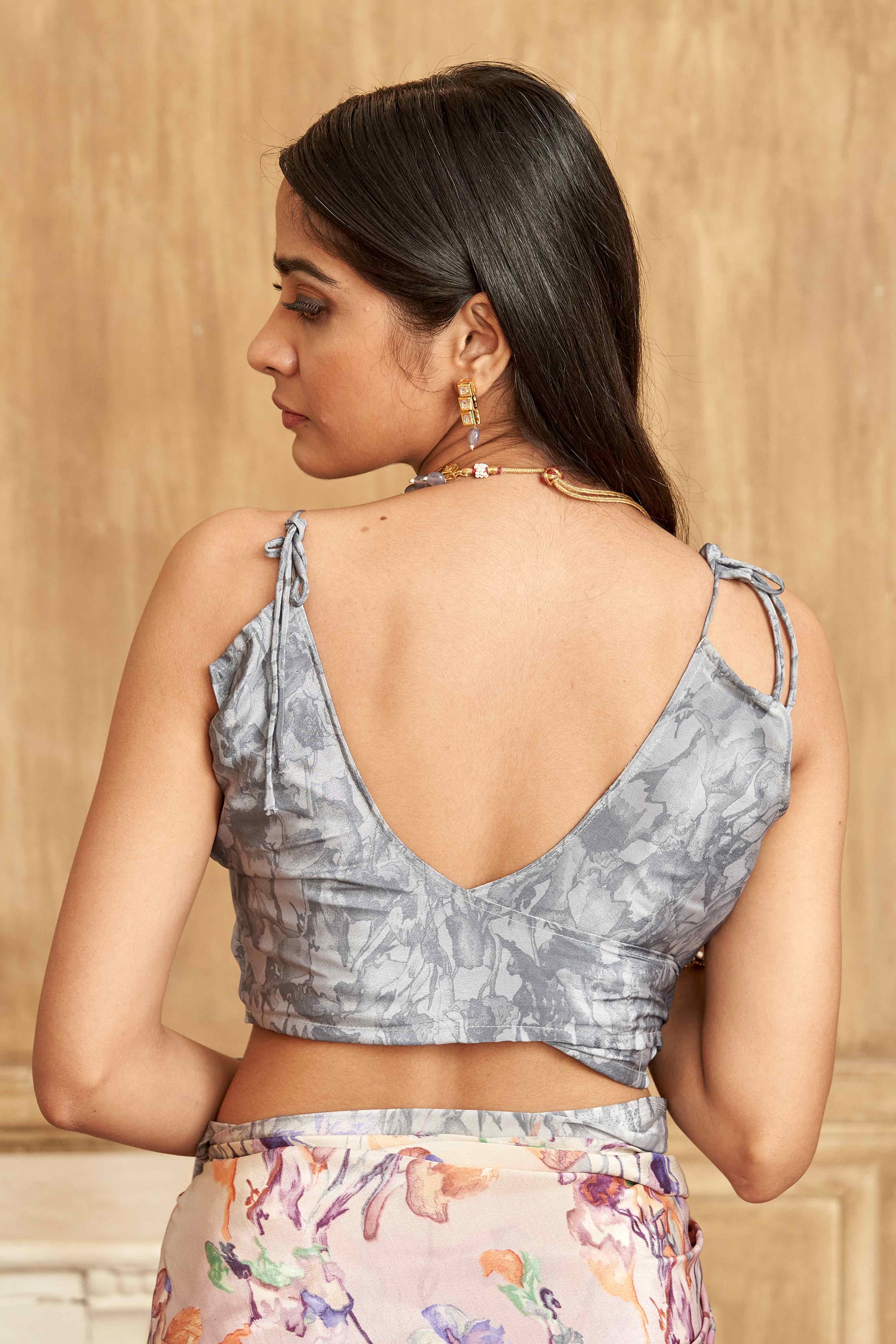 grey-floral-printed-crepe-silk-saree-19