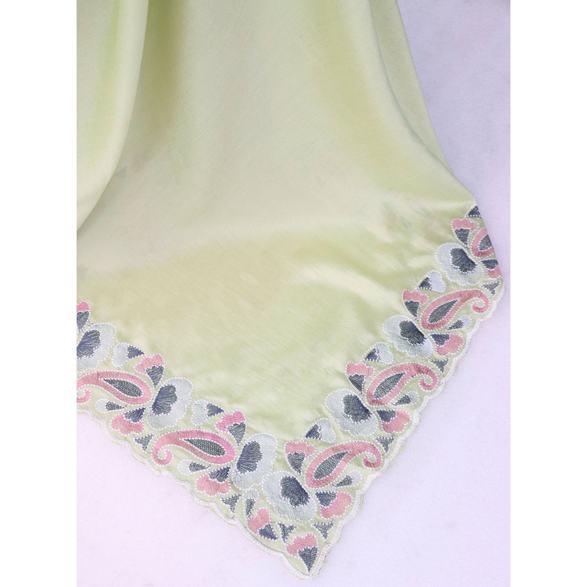 green-floral-embroidered-vichitra-silk-saree-4