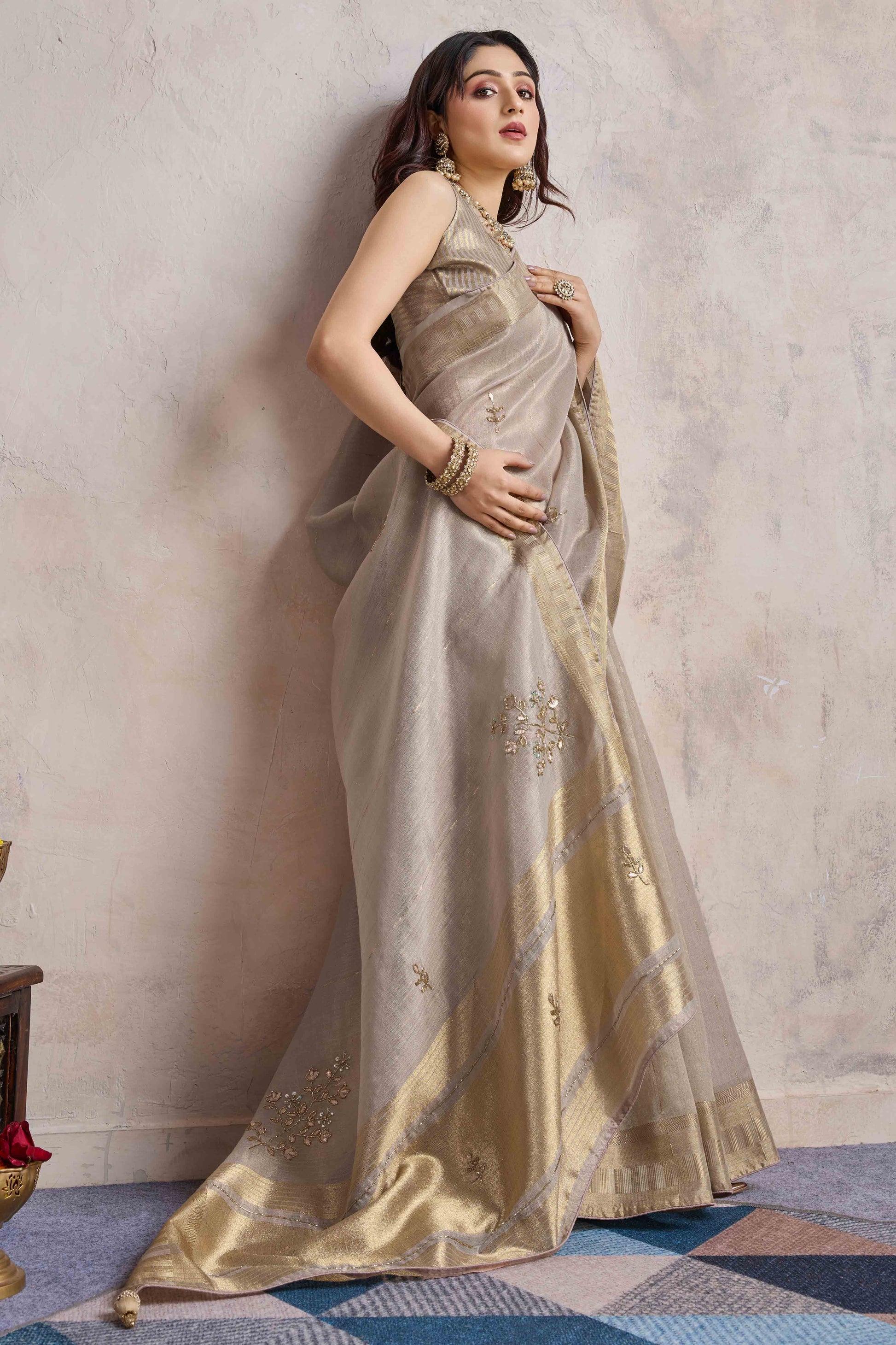 grey-beads-work-woven-linen-slub-saree