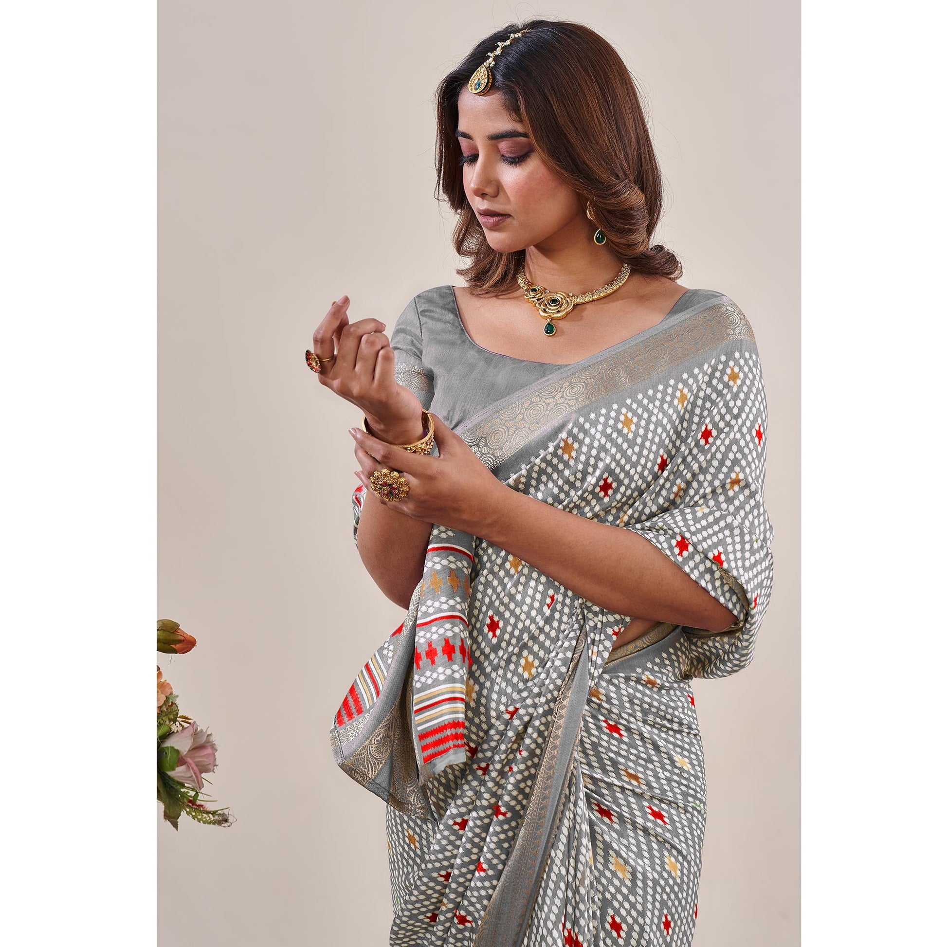 grey-ikkat-printed-with-jacquard-border-cotton-silk-saree