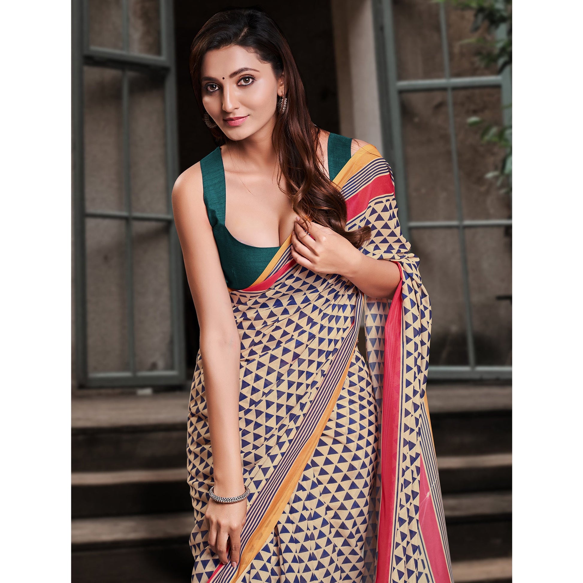 Cream Geometric Printed Cotton Blend Saree