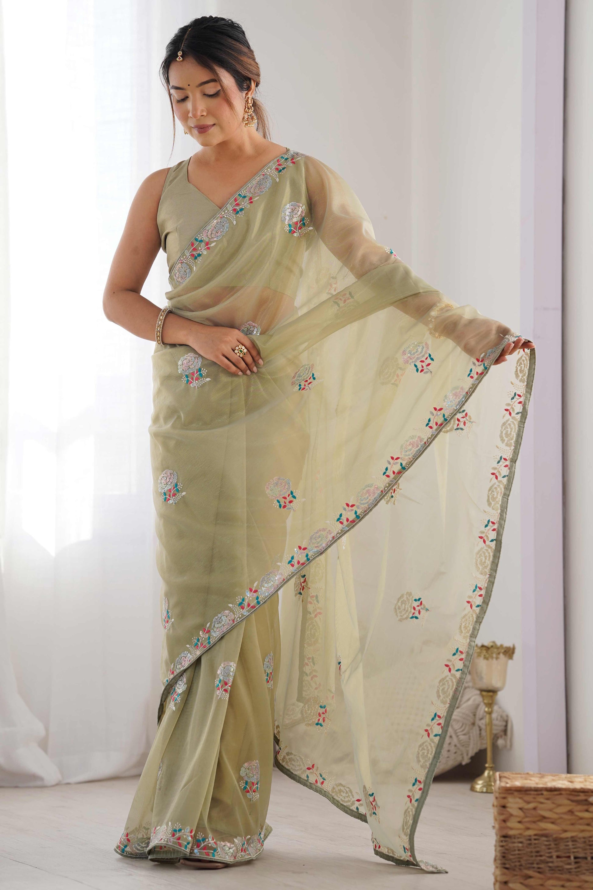 green-floral-embroidered-net-saree-27