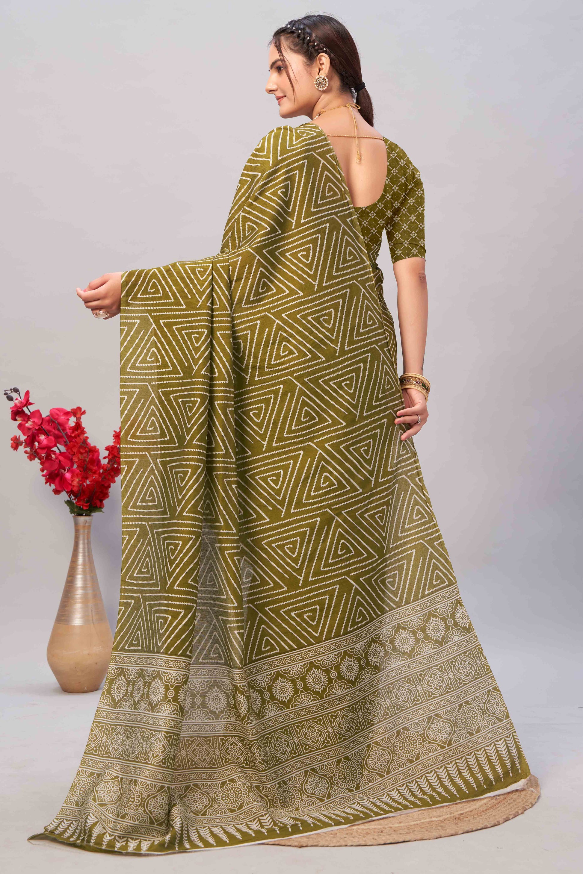 green-ajrakh-printed-cotton-blend-saree-19