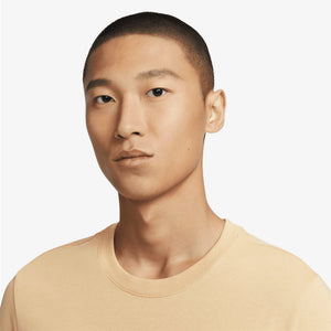 NIKE | SPORTSWEAR CLUB { BROWN