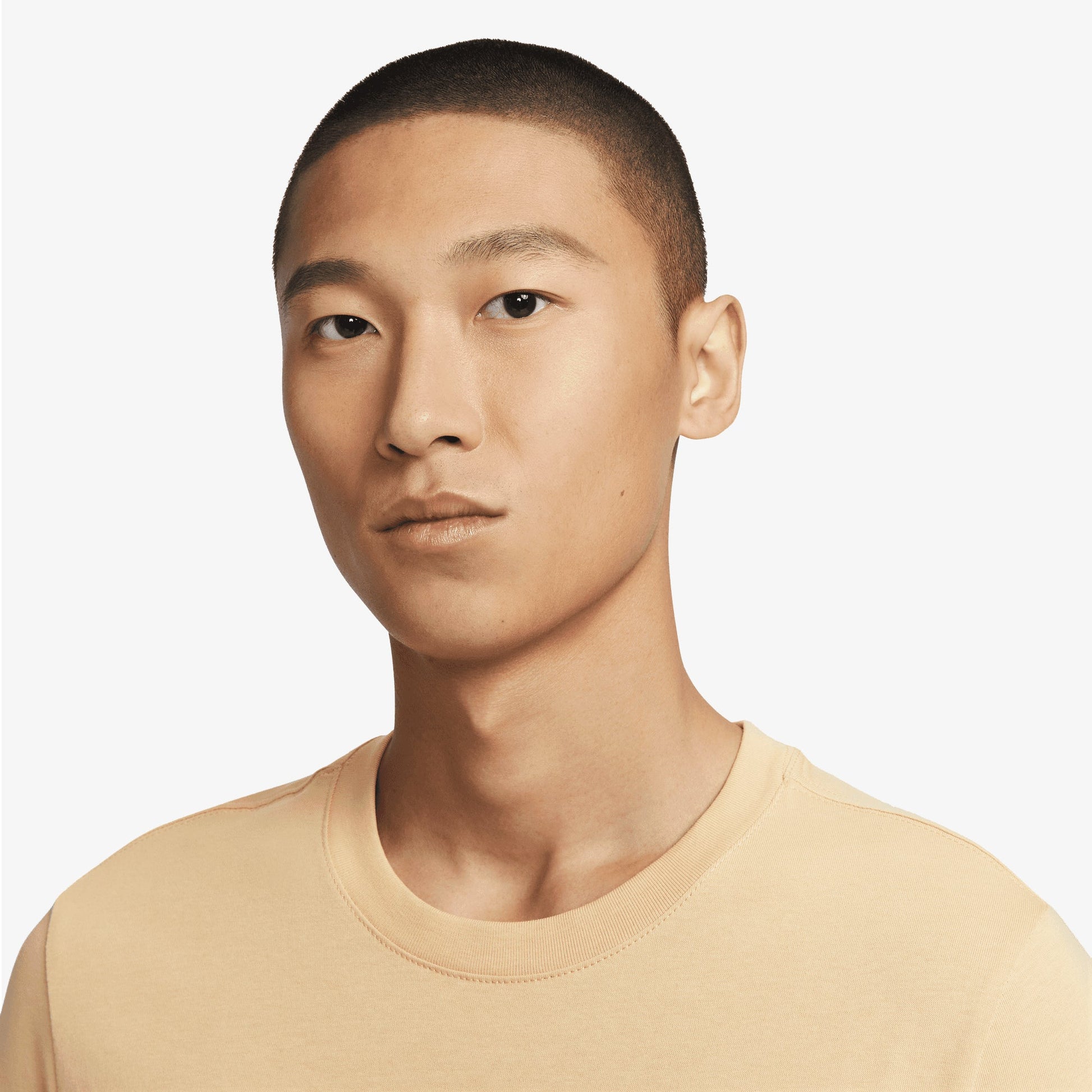 NIKE | SPORTSWEAR CLUB { BROWN