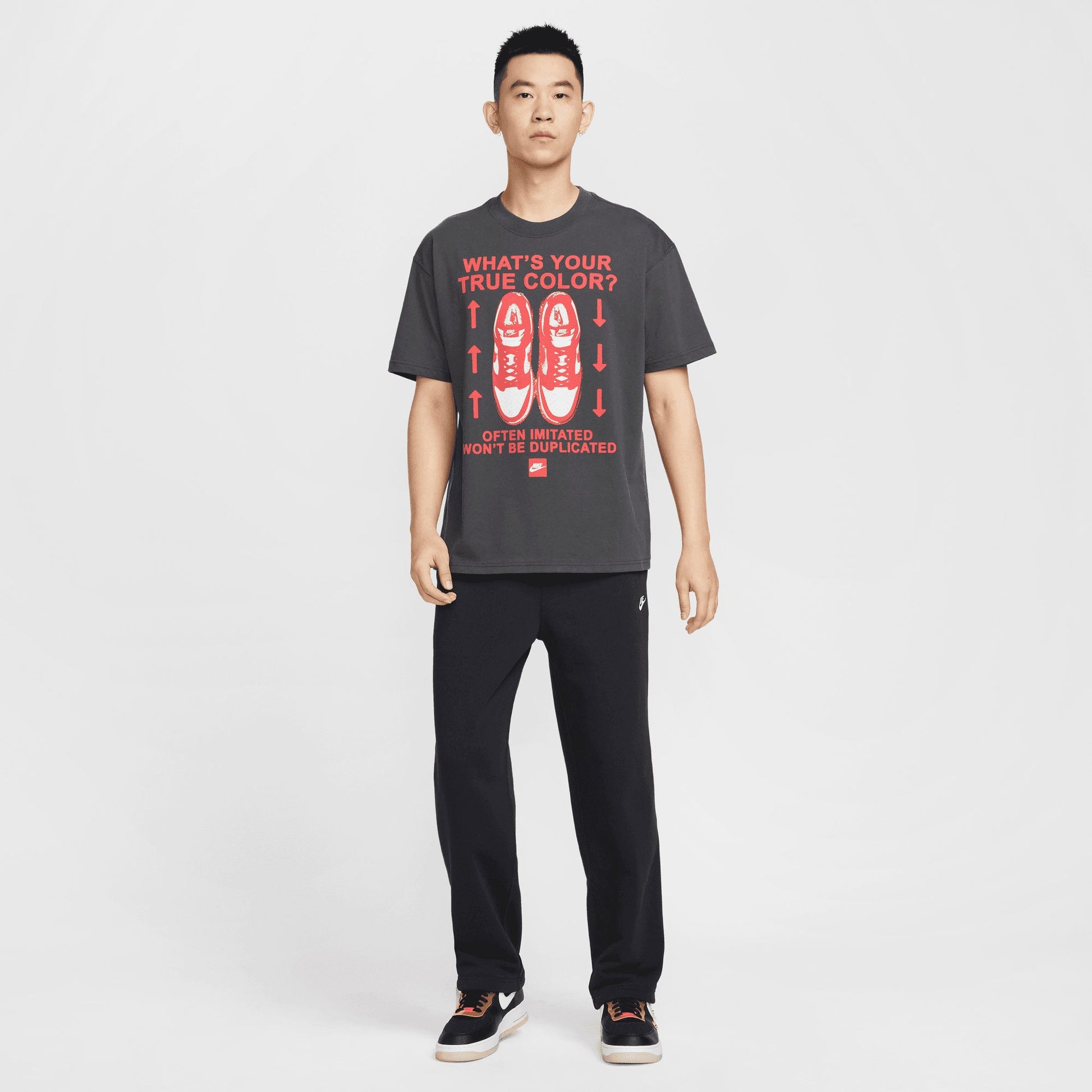 NIKE | SPORTSWEAR T-SHIRT { ANTHRACITE