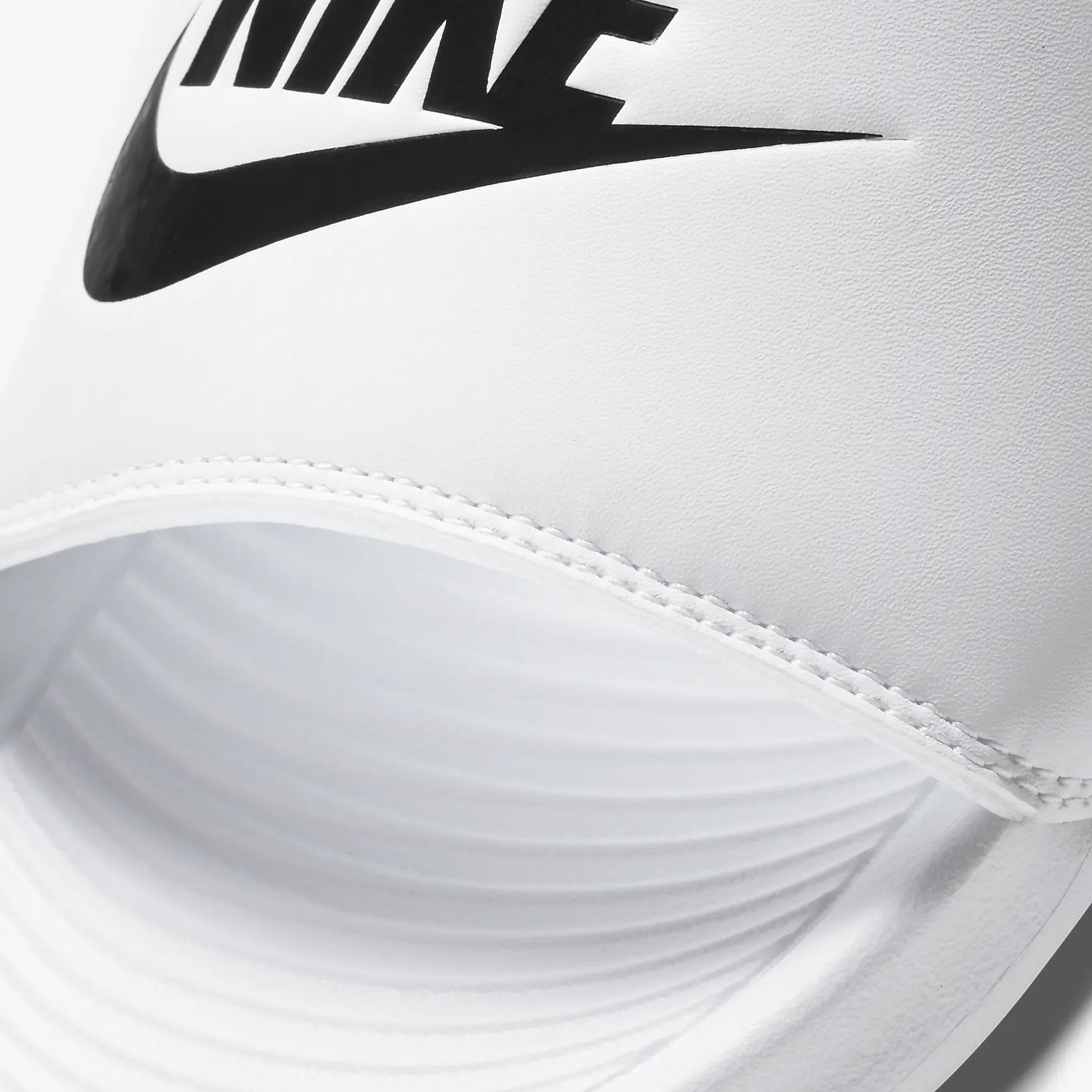 Nike | VICTORI ONE  { WHITE