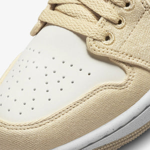 Jordan | AIR JORDAN 1 LOW SE  { TEAM GOLD/SAIL