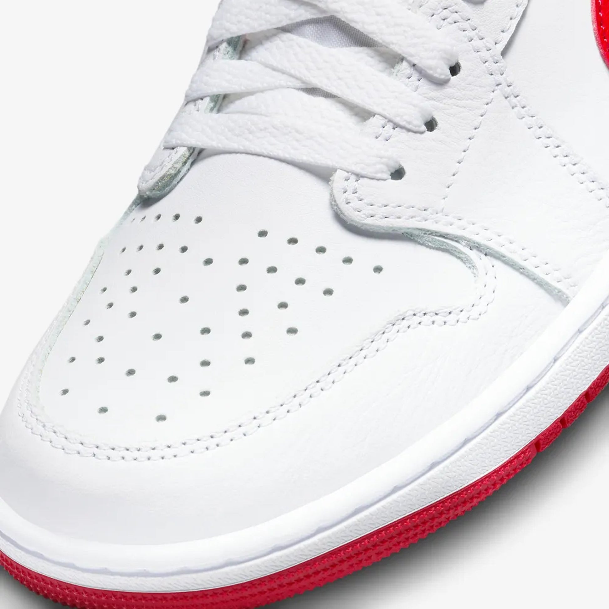 Jordan | AIR JORDAN 1 LOW OG  { WHITE/RED