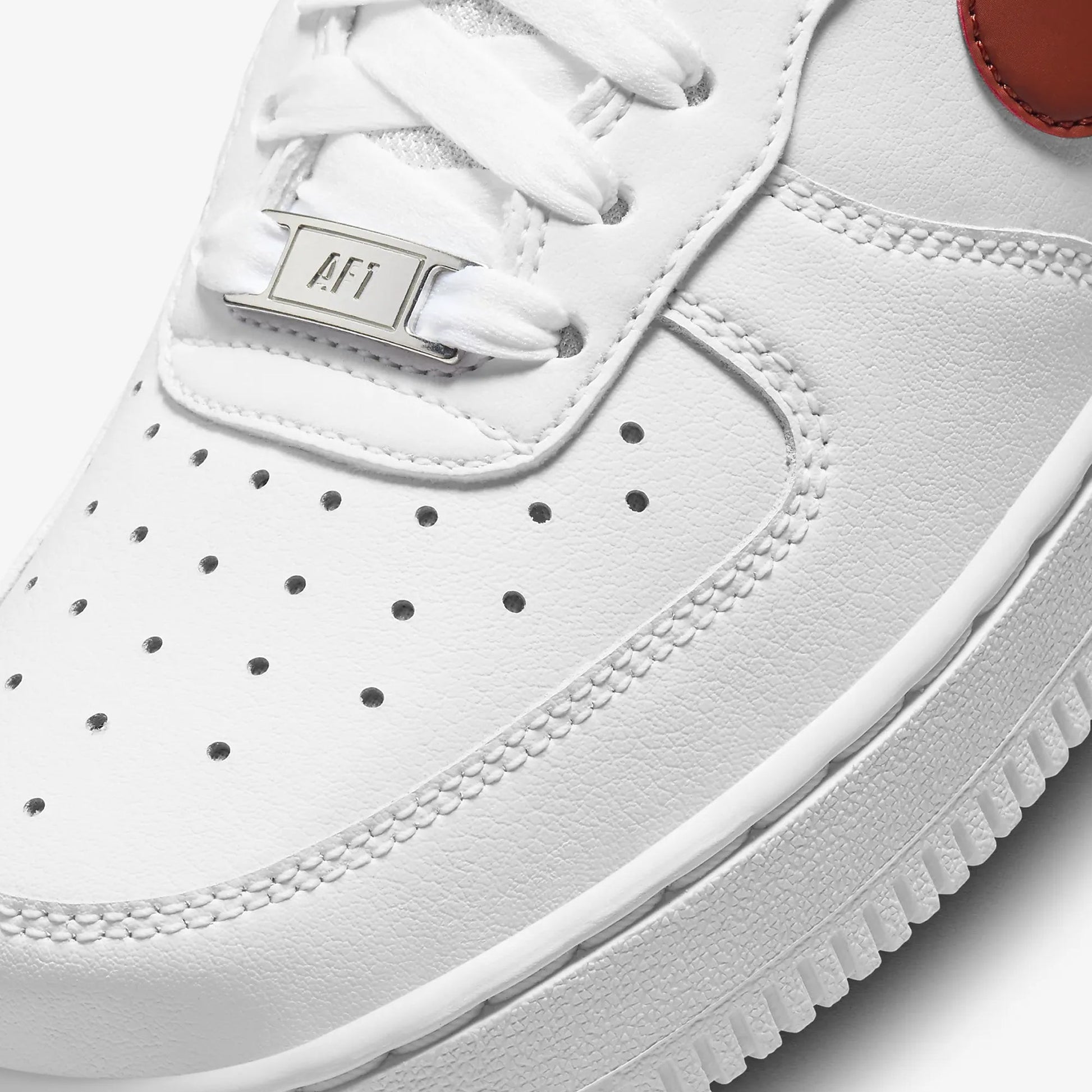Nike | AIR FORCE 1 "07  { WHITE/RUGGED ORANGE