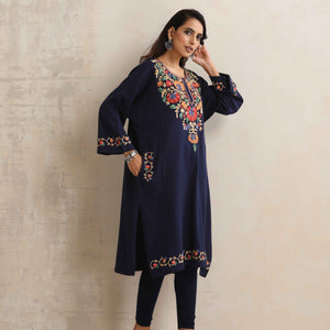 trueBrowns Blue Kashmiri Floral Embroidered Woollen Phiran Kurta