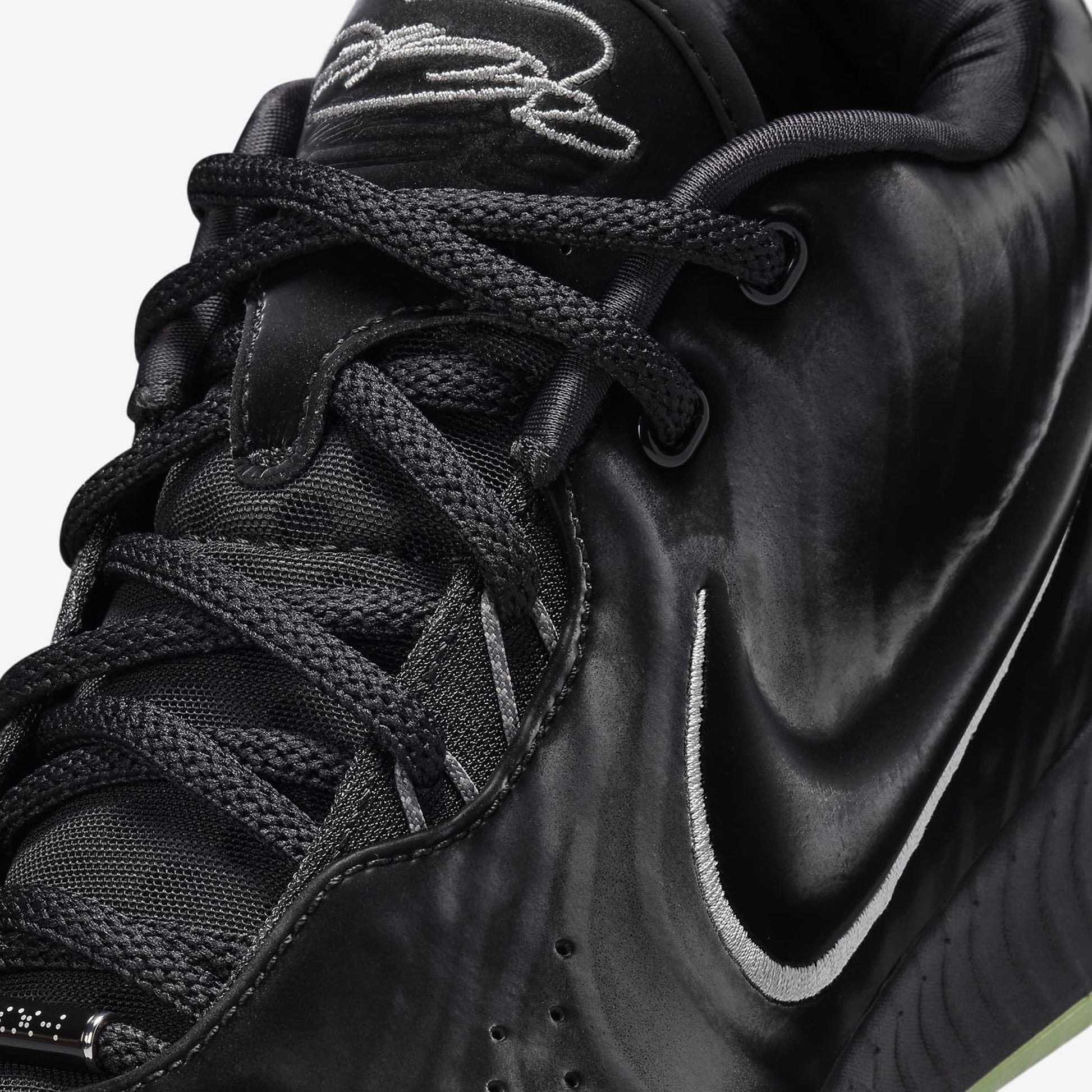 Nike | LEBRON XXI "TAHITIAN" EP  { BLACK/MTLC PEWTER-IRON GREY-OIL GREEN