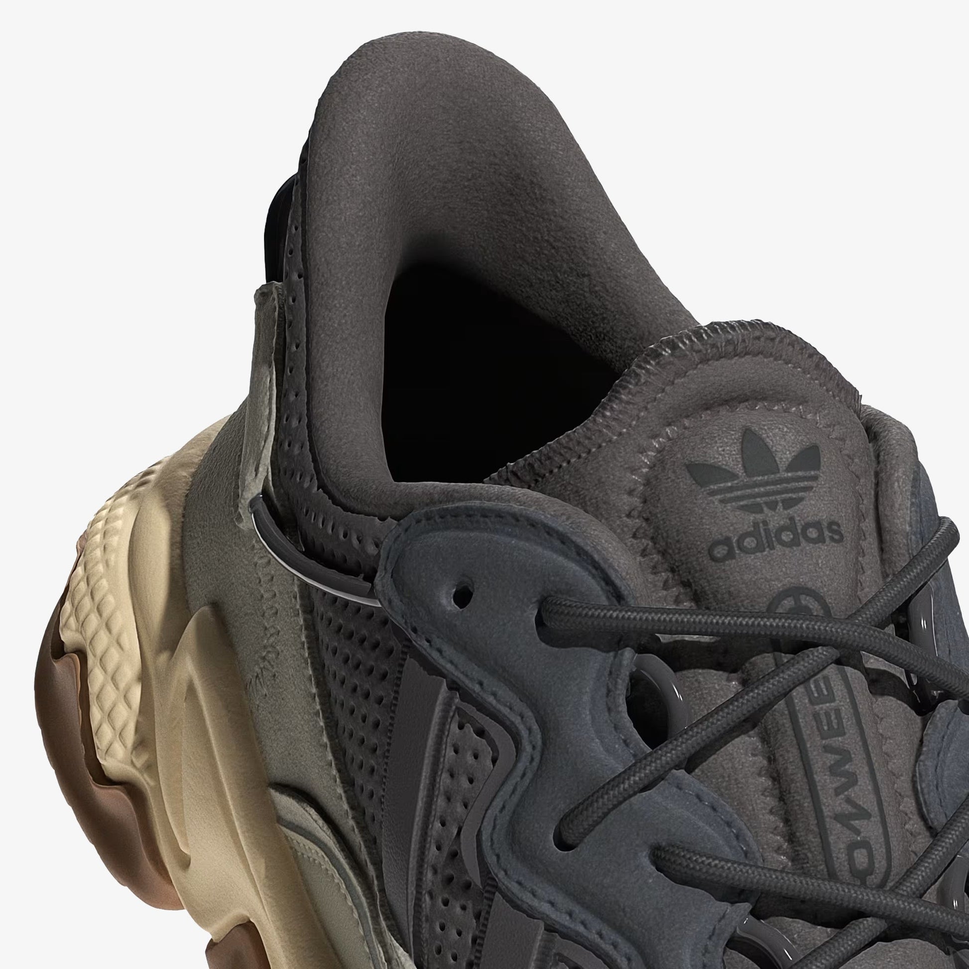 Adidas Originals | OZWEEGO TR  { CHARCOAL S24/PUTTY GREY S24/SAND STRATA S23
